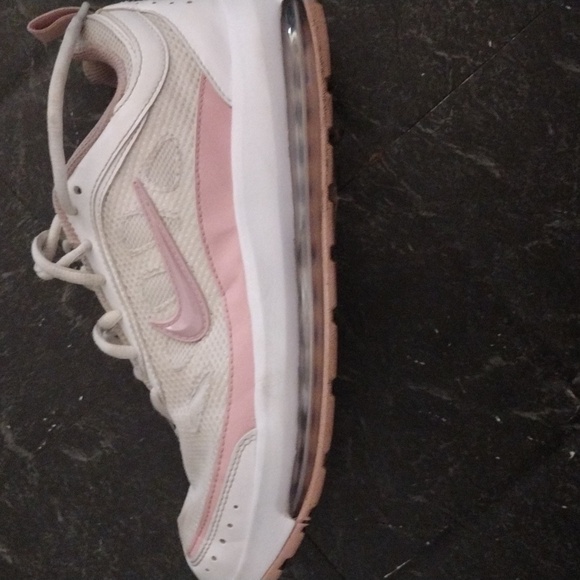 Shoes - Picture 2 of 3